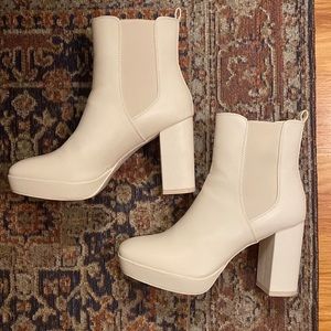 Mia Gianni Bootie- Off White- 8.5